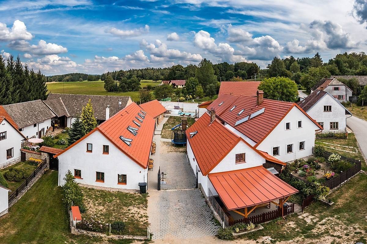 Chaty, Leština u Strmilova, Jihočeský kraj - 1