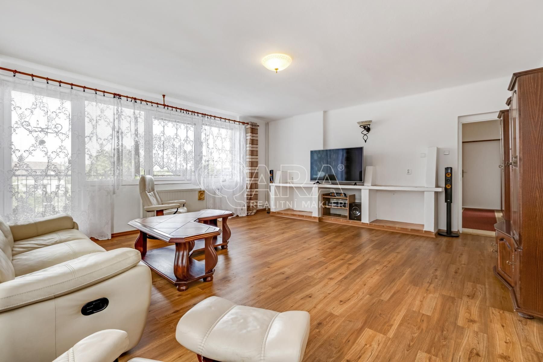 Rodinný dům · 307 m² · Mrač - 2