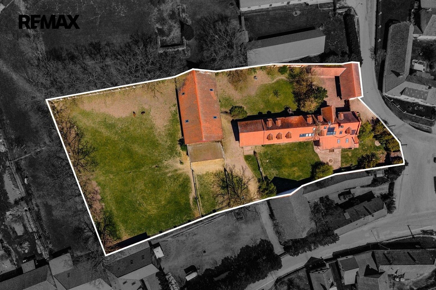Rodinné domy, Buzice, okres Strakonice, 372 m² - 2