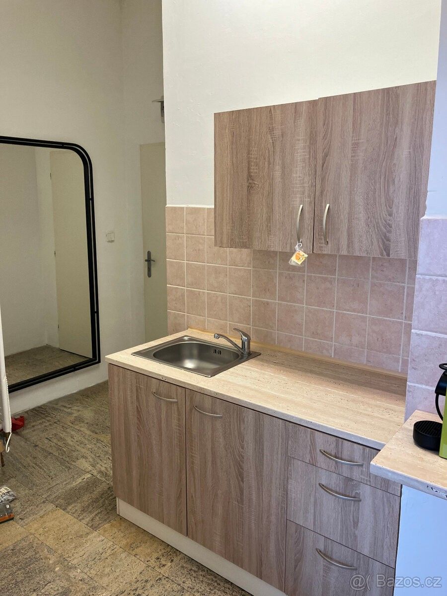 Pronájem byt - Cheb, 350 02