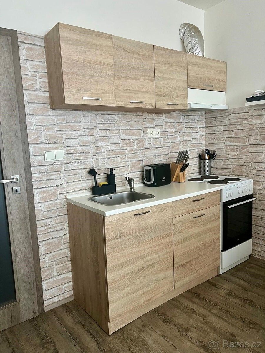 Byty, Velká Bíteš, 595 01 - 1