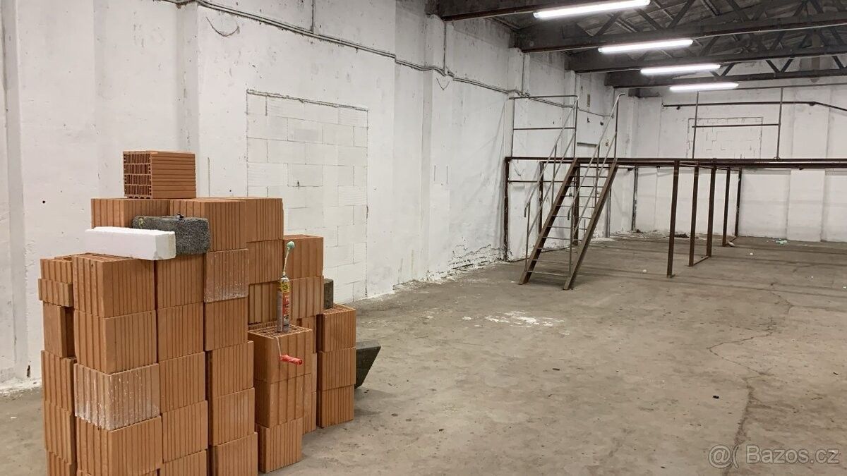 Sklady, Plzeň, 301 00