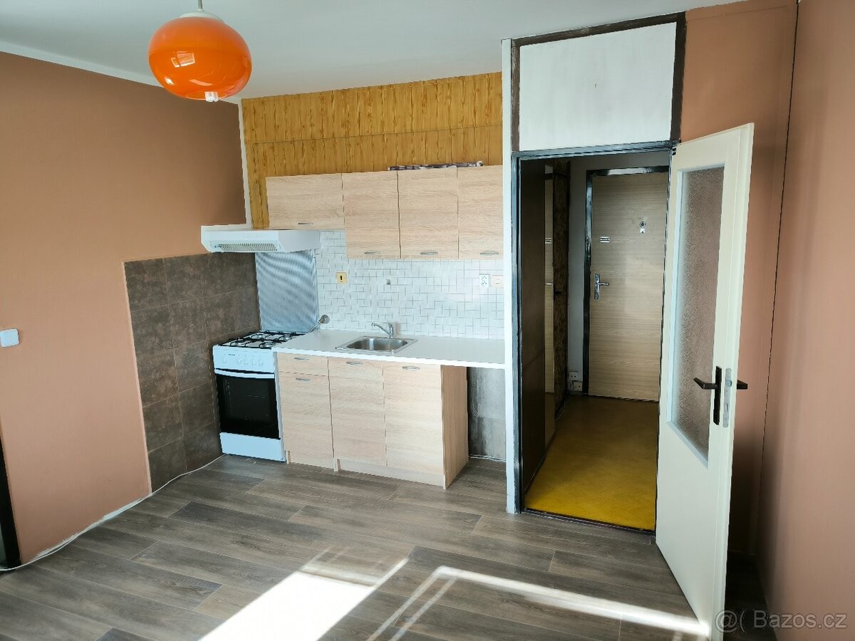 1+1, Ústí nad Labem, 400 11