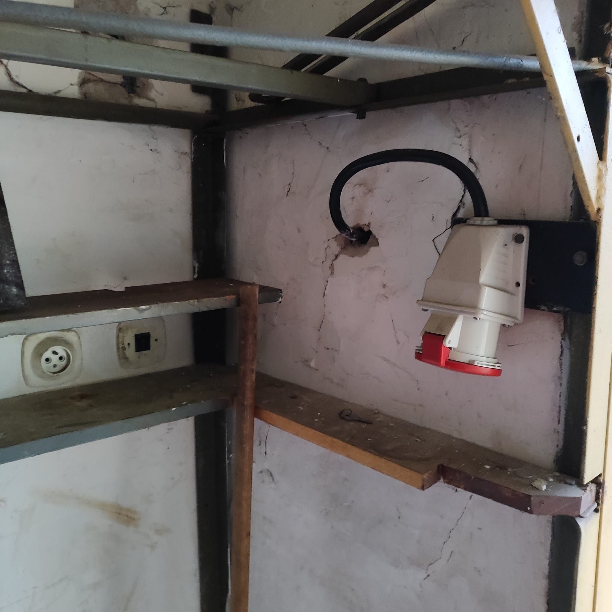 Prodej garáž - Borek, 32 m²