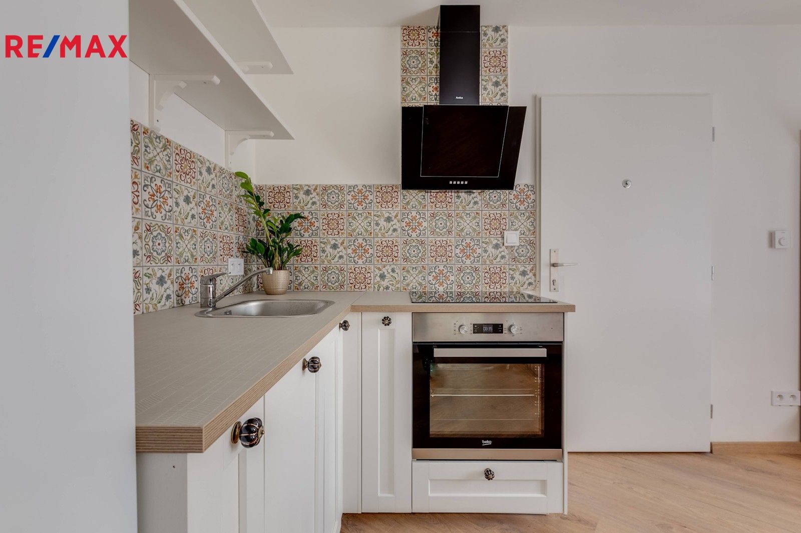 Prodej rodinný dům - Bakalářská 250, Praha, 320 m²