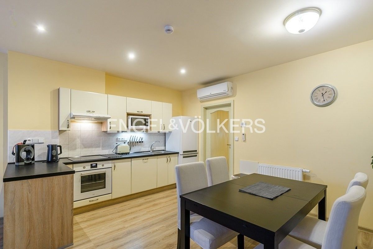 Pronájem byt 3+kk - Máchova, Praha, 93 m²