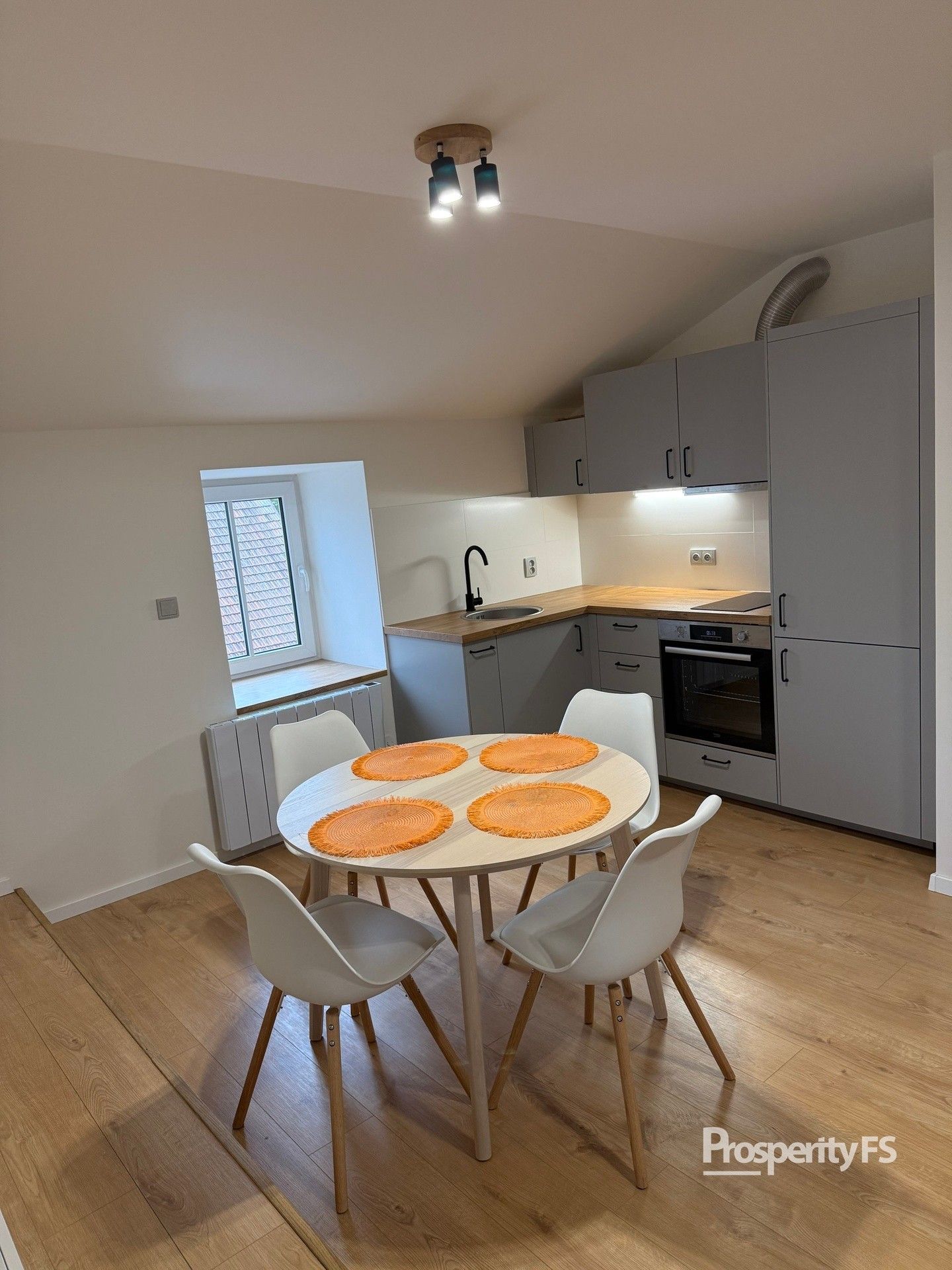 2+kk, Karlovarská, Stochov, 53 m²