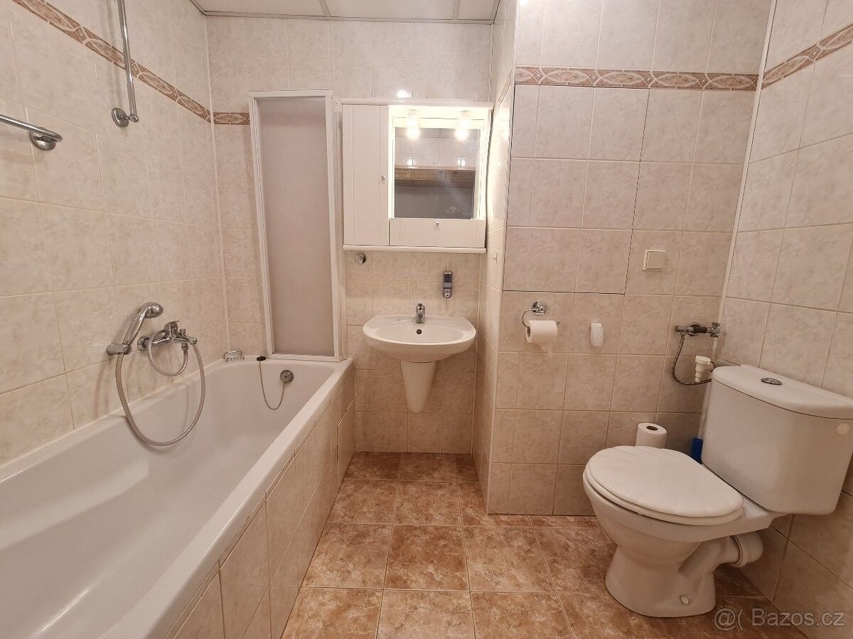 Pronájem byt - Valašské Meziříčí, 757 01