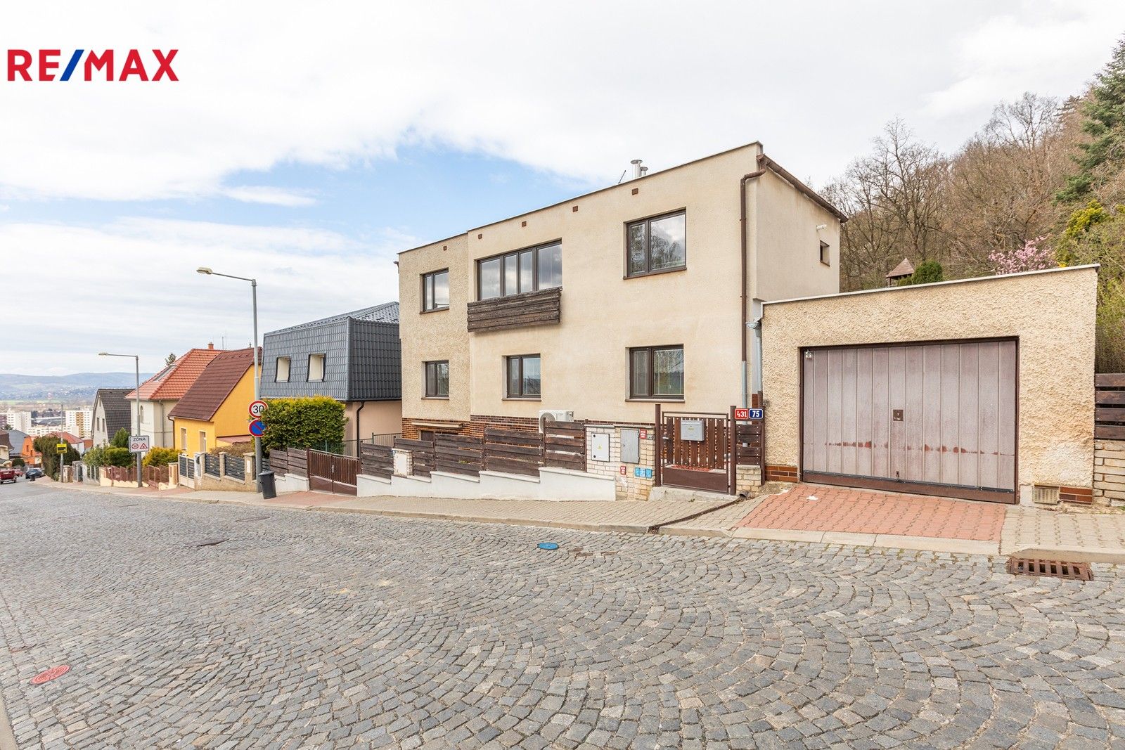 Prodej rodinný dům - Strážovská, Praha, 180 m²