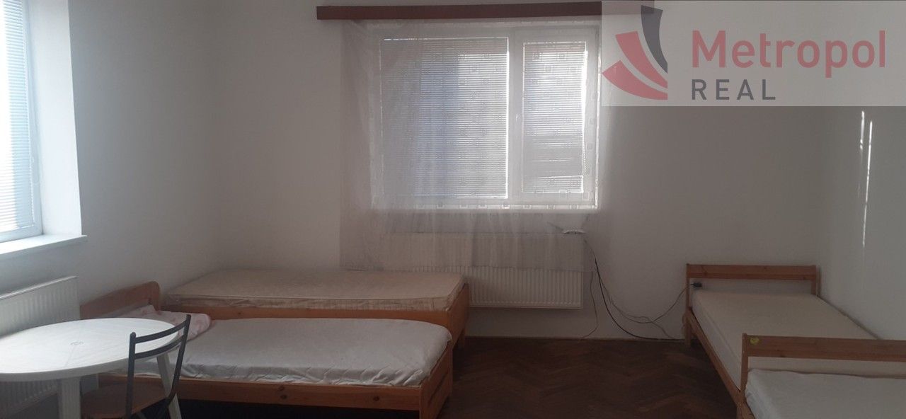 Pronájem byt 1+1 - Dudychova, Holice, 50 m²