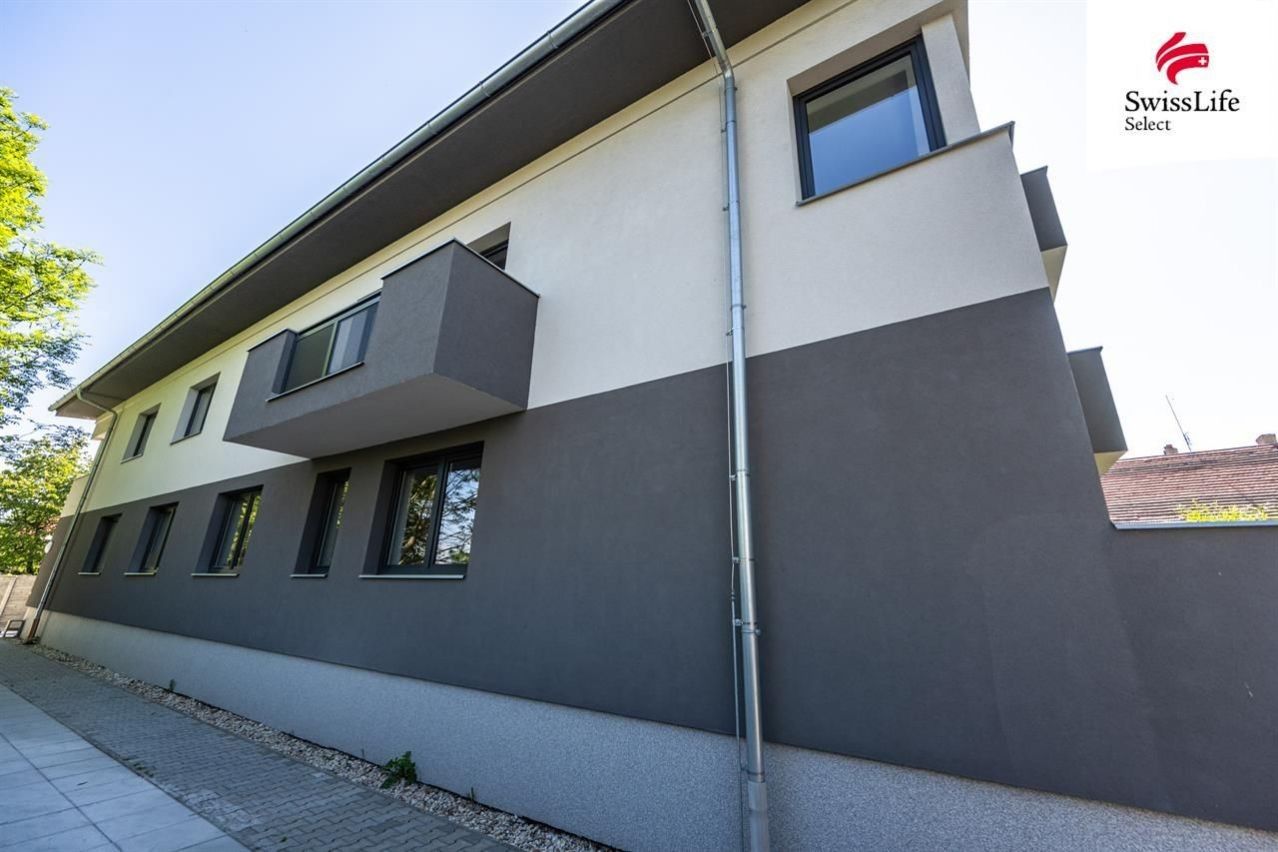Prodej činžovní dům - Břežany II, 804 m² - 5