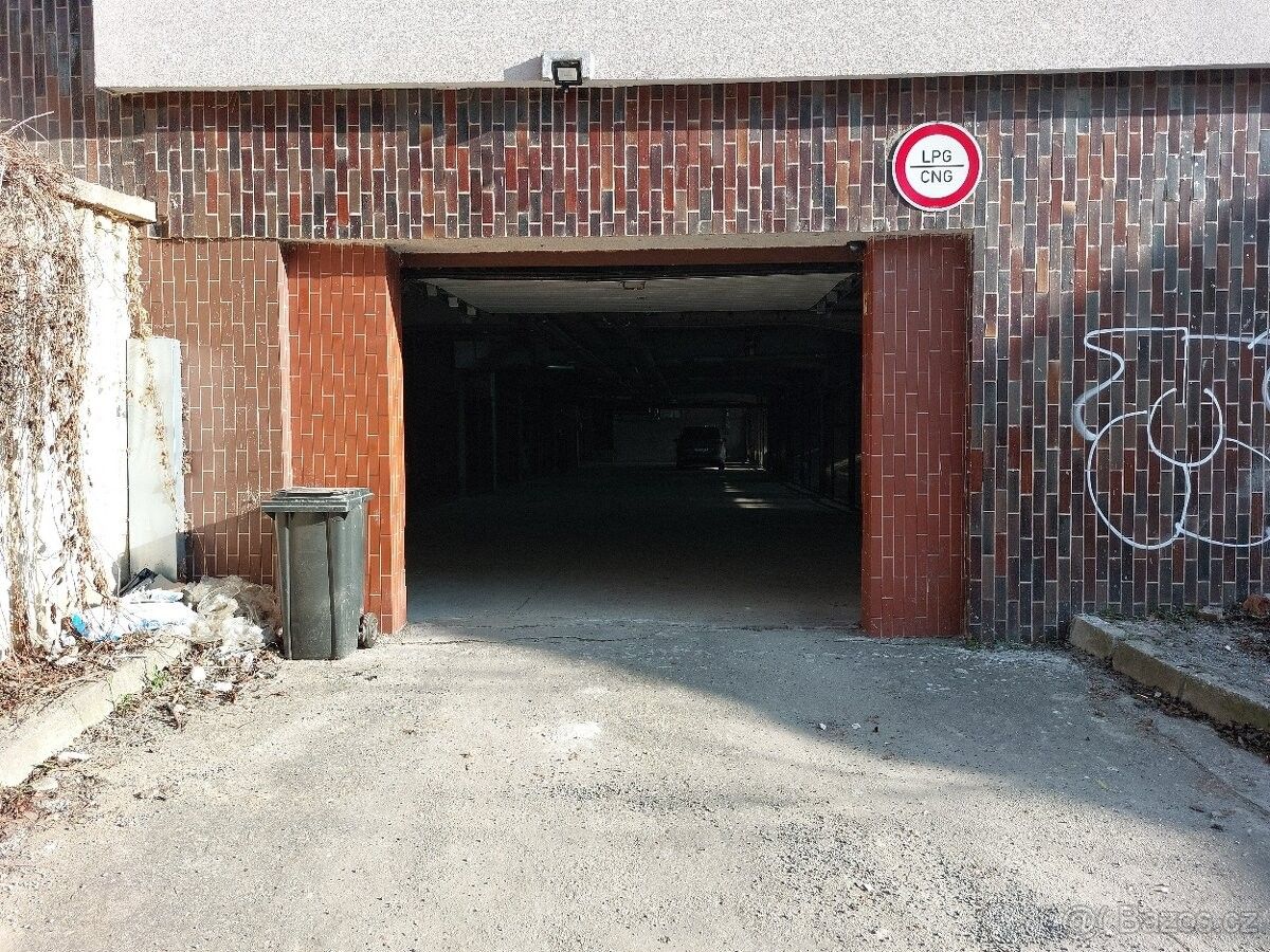 Garáž · Praha, 160 00 - 4