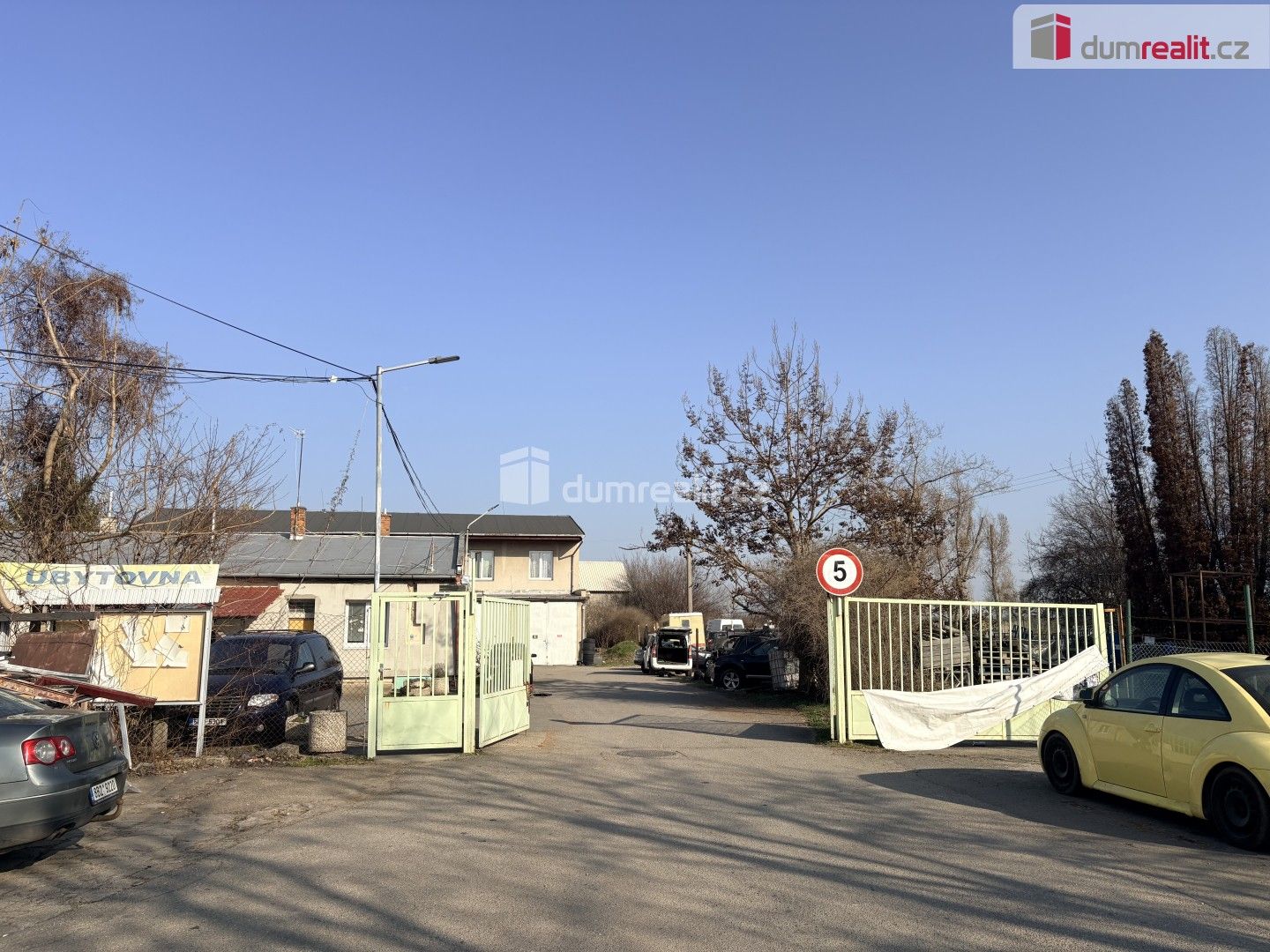 Sklady, Husova, Podivín, 30 m²