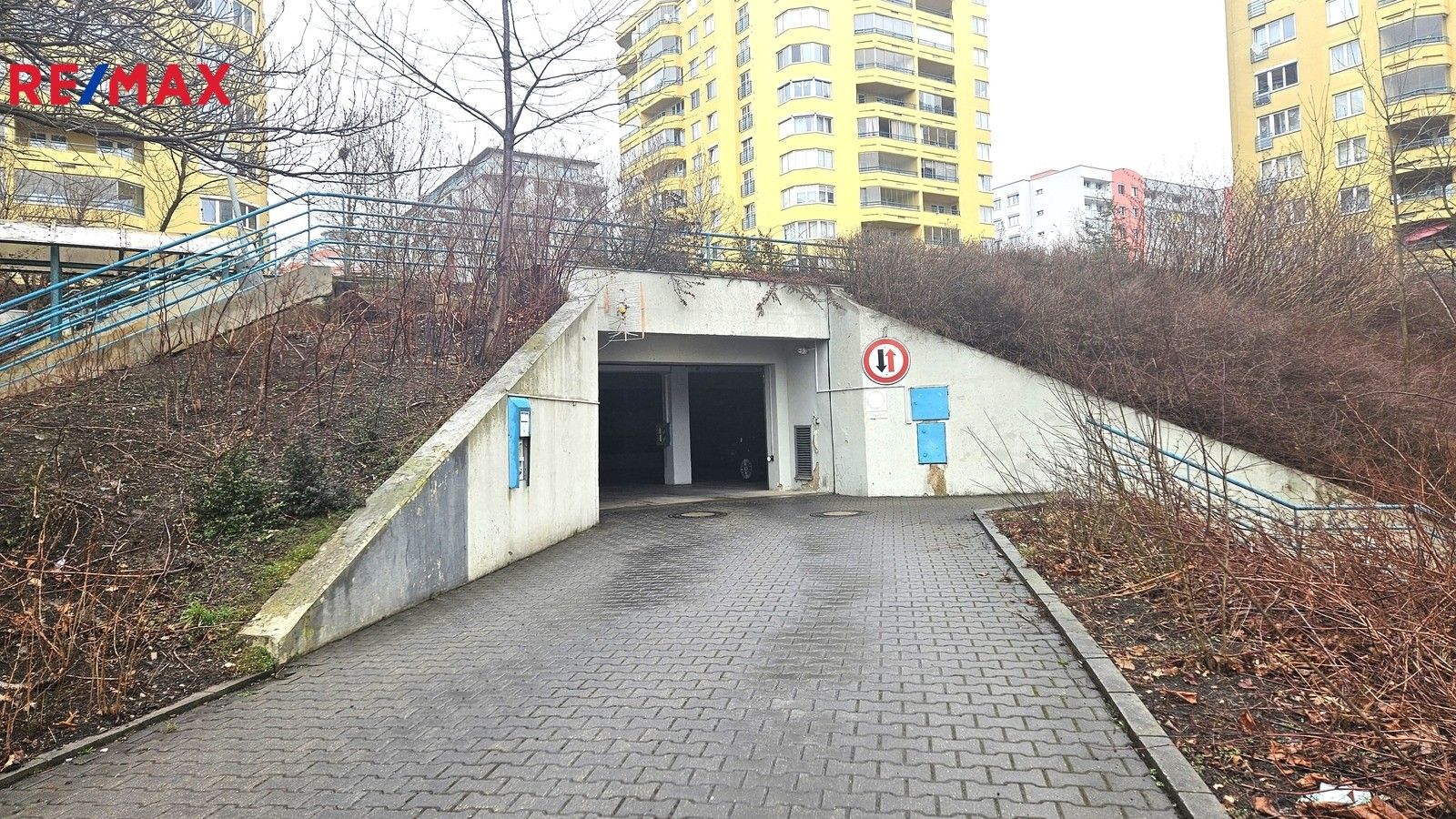 Pronájem ostatní - Volutová 2521, Praha, 13 m²