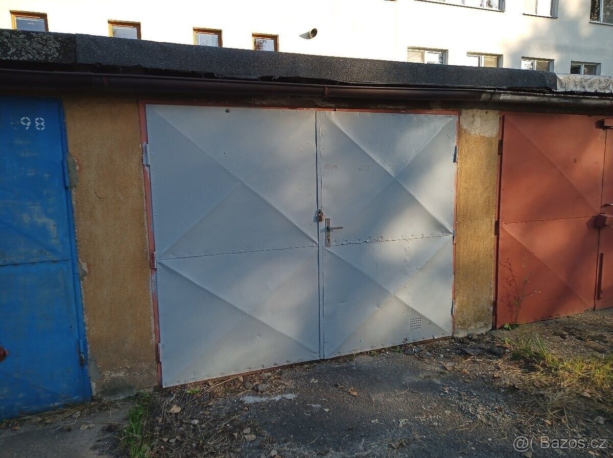 Garáže, Hradec Králové, 500 02