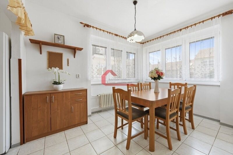 Prodej rodinný dům - Velké Bílovice, 691 02