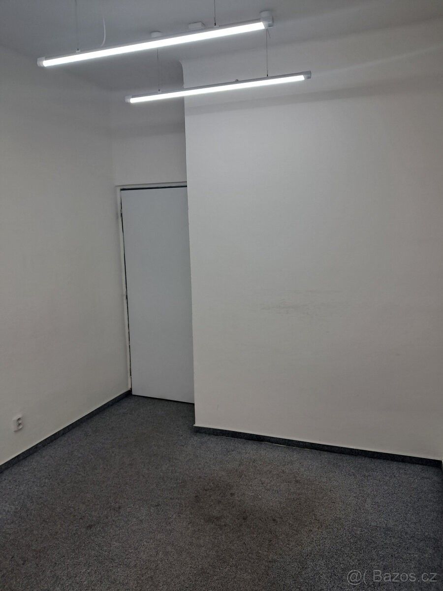 Pronájem kancelář - Praha, 130 00