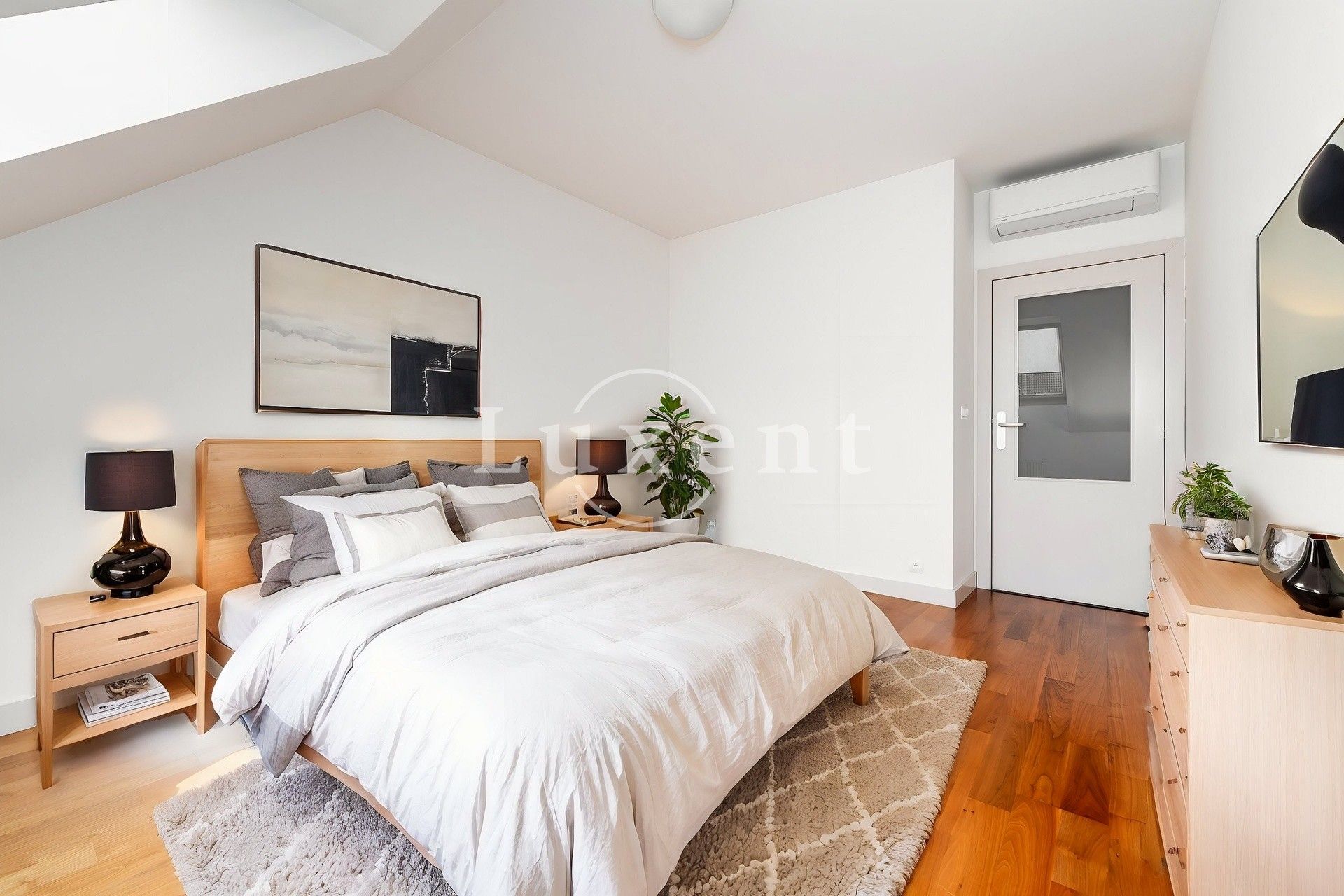 Prodej byt 5+kk - Slavníkova, Praha, 294 m²