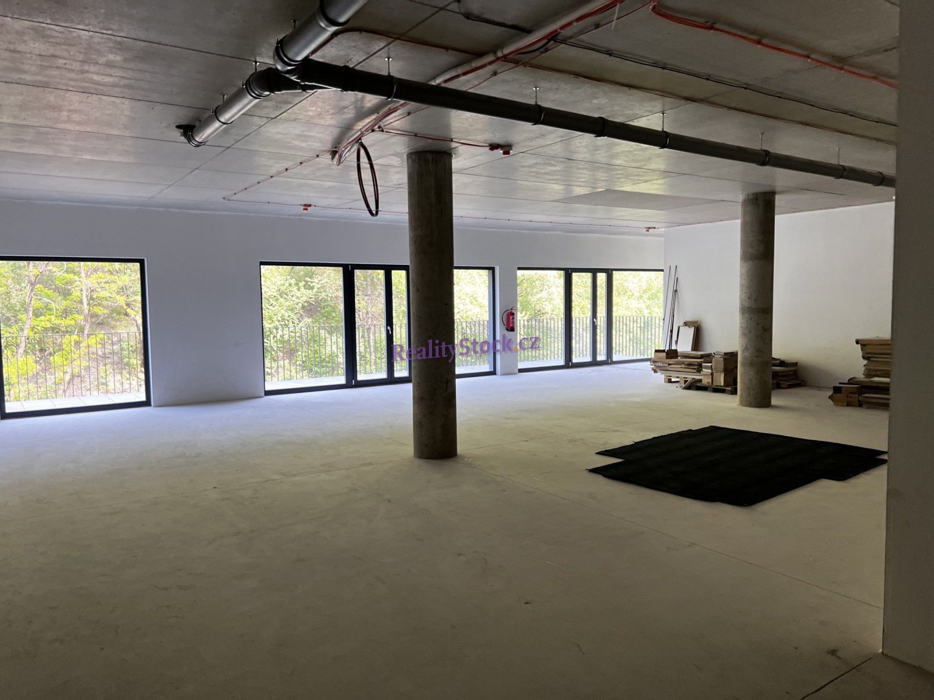 Obchodní prostory, Koněvova, Praha, 216 m²