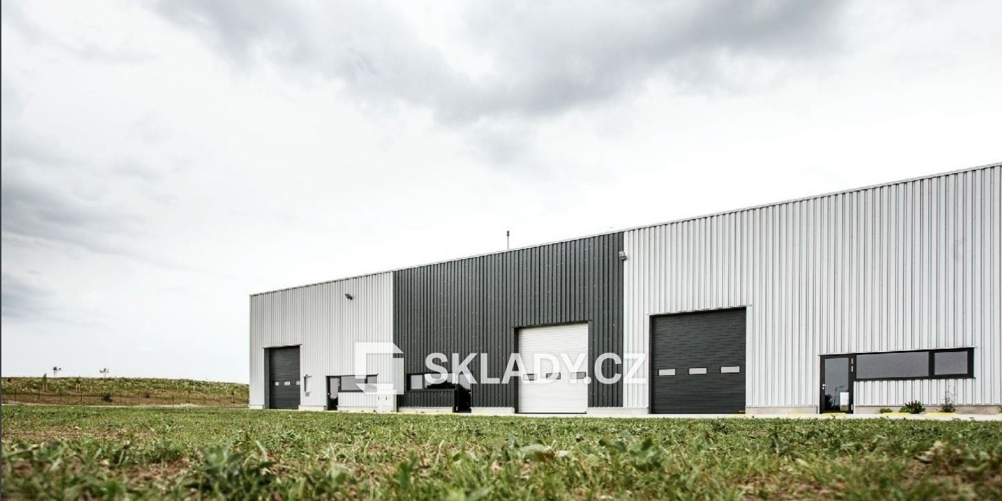 Pronájem sklad - Zlatníky-Hodkovice, 275 m²