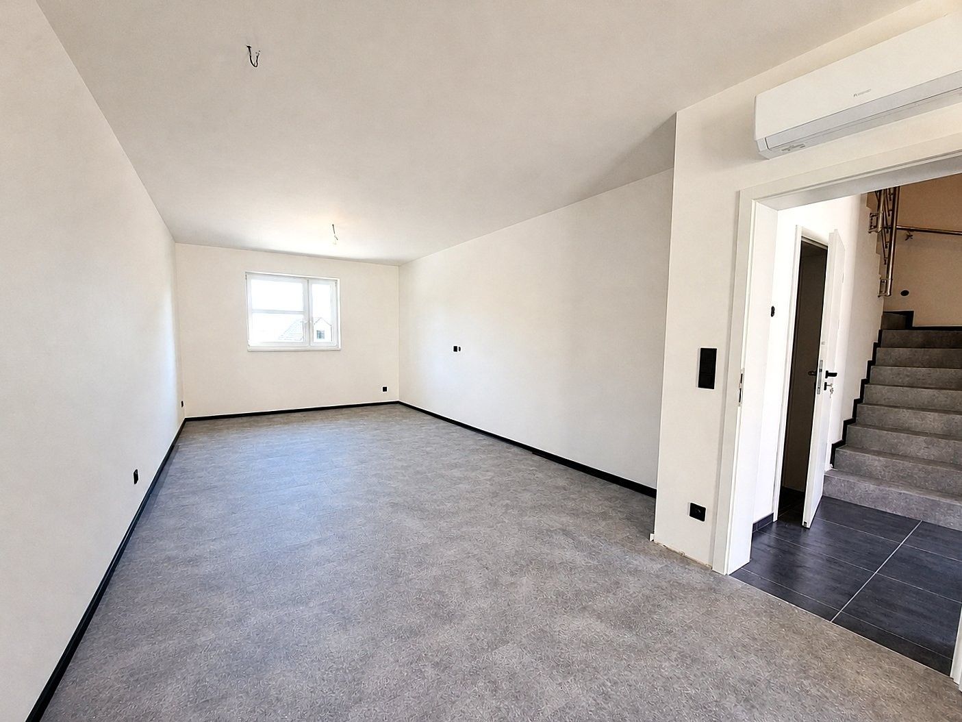 Byt 4+kk · 110 m² · náměstí u dubu, Stochov - 3