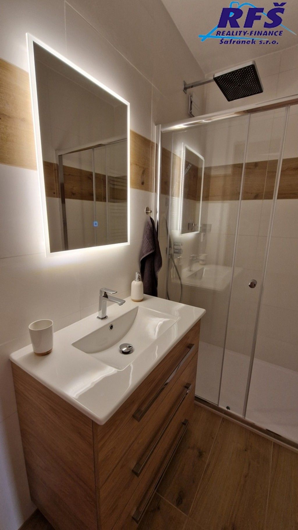 Pronájem byt 2+kk - Vnoučkova, Benešov, 43 m²