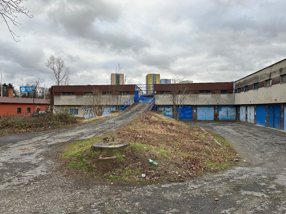 Garáže, Ostrava, 702 00