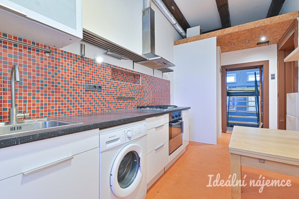 Pronájem byt 1+1 - Sirotkova, Brno, 38 m²