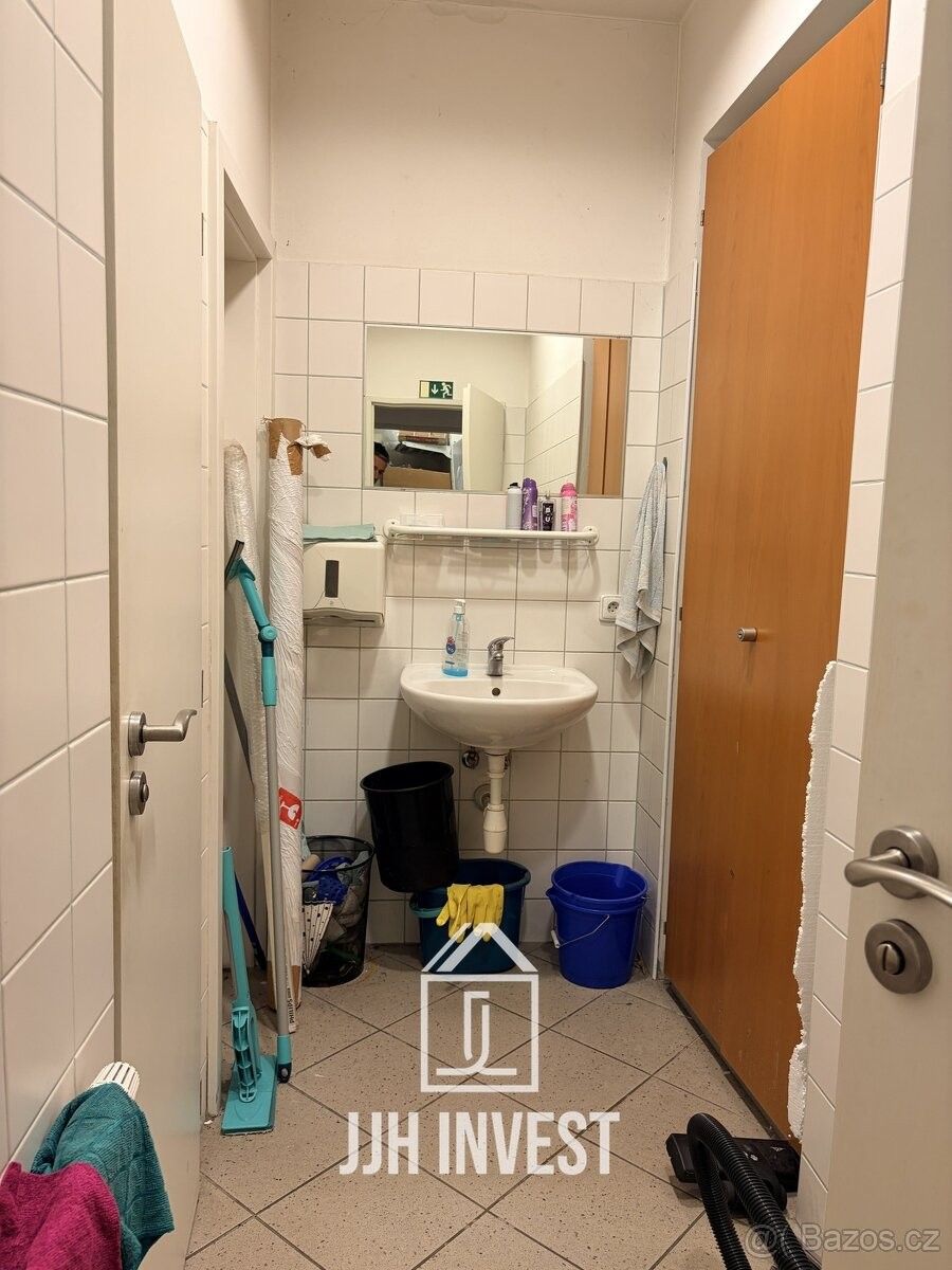 Obchodní prostory · Liberec, 460 01 - 4