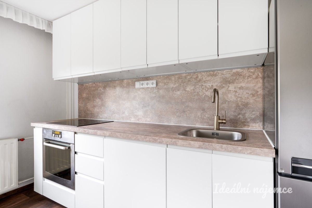 Pronájem byt 2+kk - Za bažantnicí, Praha, 45 m²