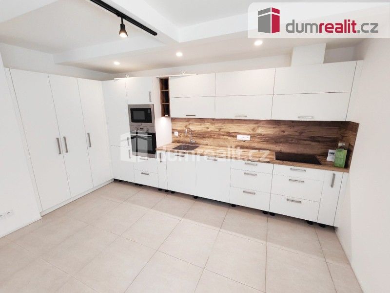 2+kk, Nad pískovnou, Praha, 68 m²