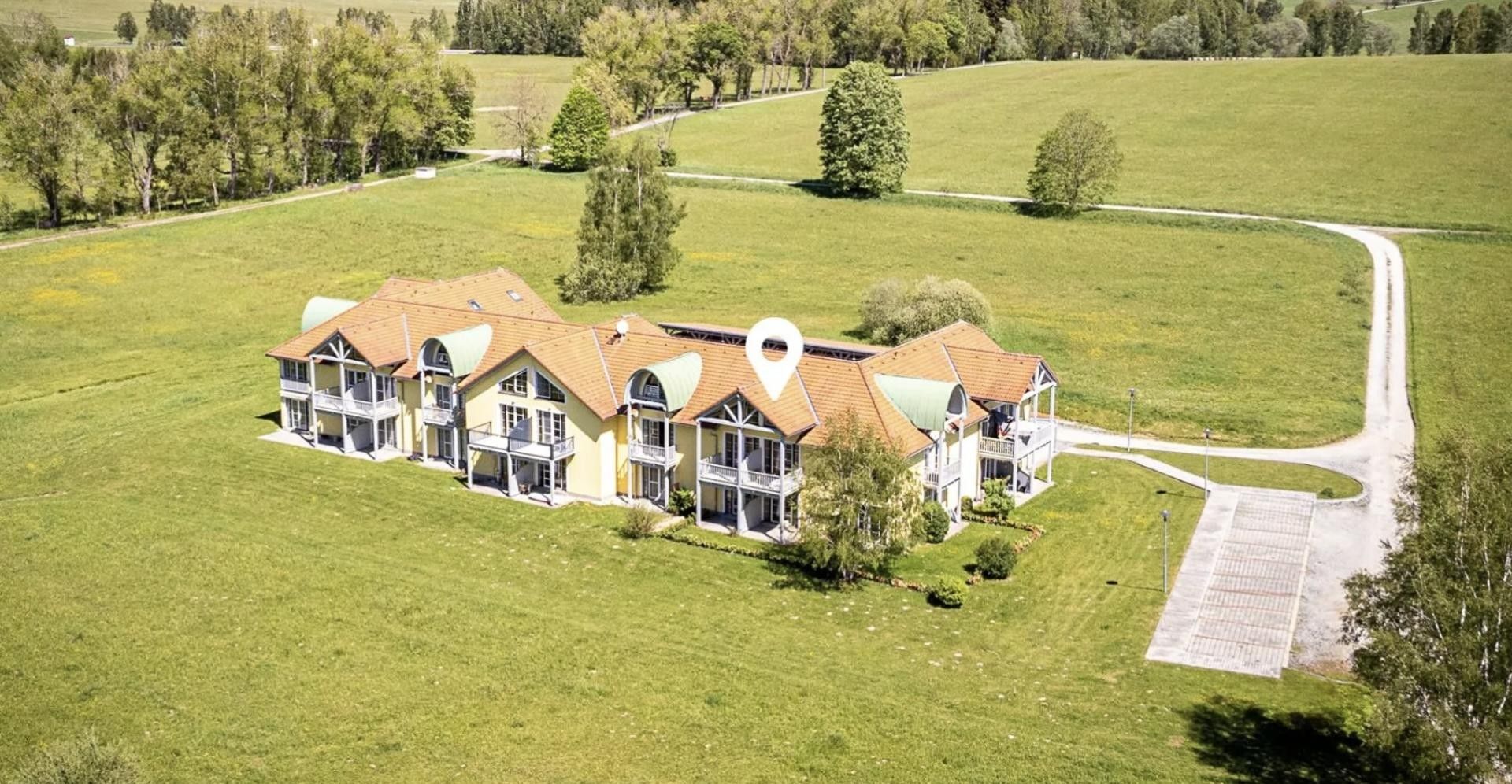 Prodej komerční - Hory, Horní Planá, 117 m²