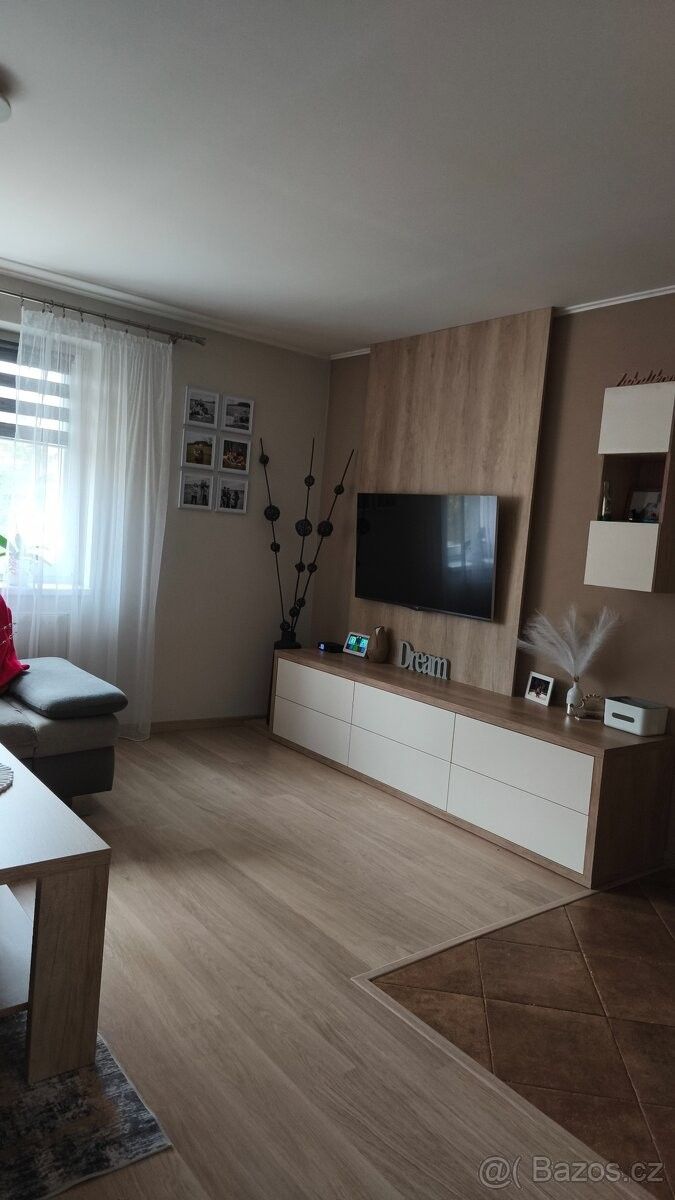 Byty, Strážnice, 696 62