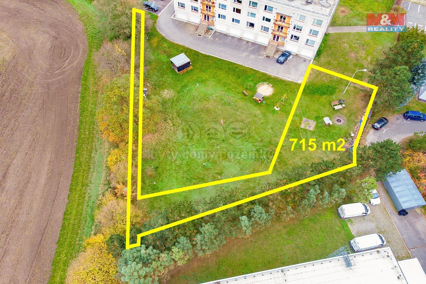 Pozemek, 715 m²