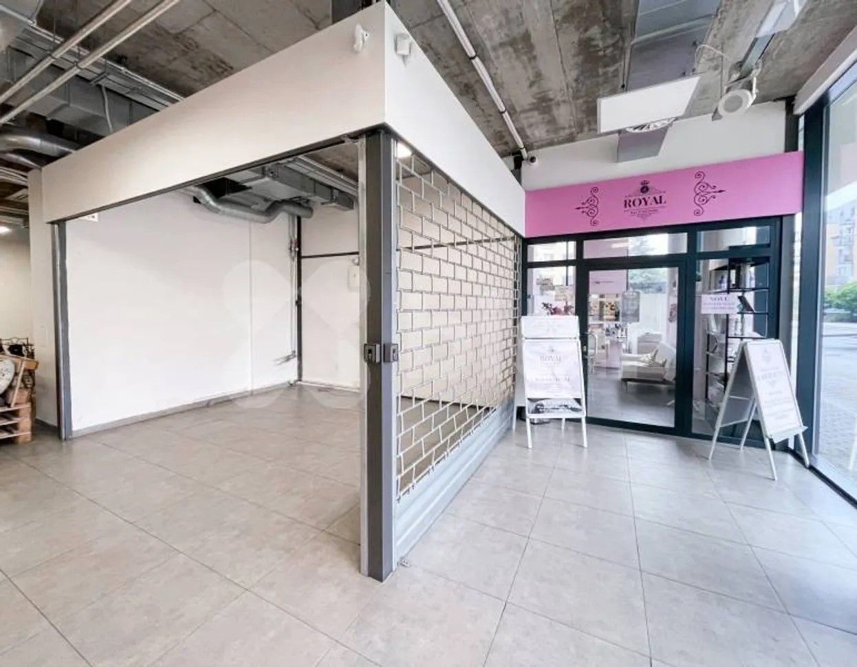 Obchodní prostory, Ve Stromovce, Hradec Králové, 15 m²