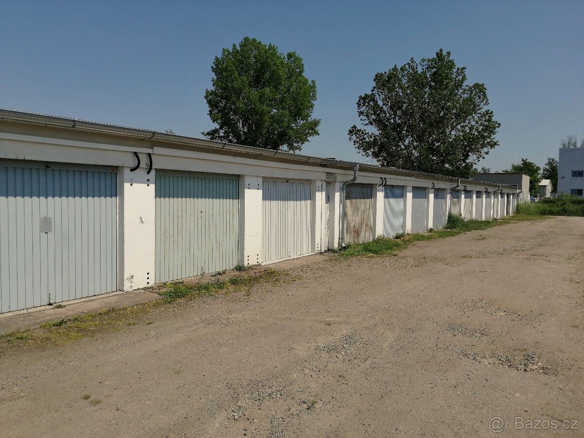 Garáže, Hradec Králové, 500 02