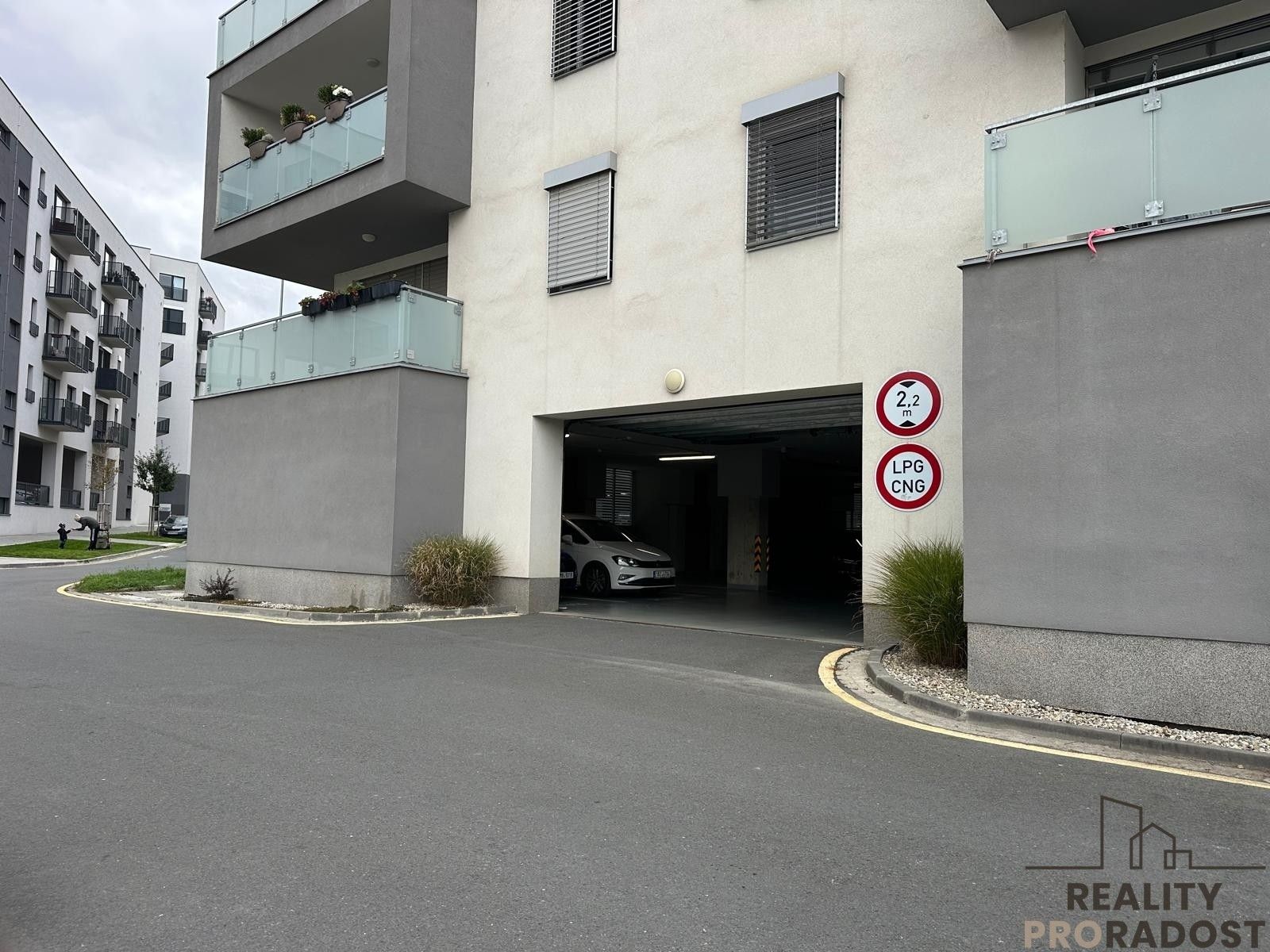 Ostatní, Edmunda Husserla, Olomouc, 15 m²