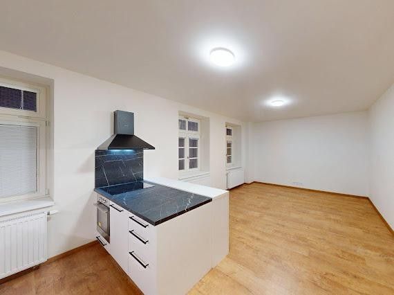 Pronájem byt 1+kk - Na Petynce, Praha, 35 m²