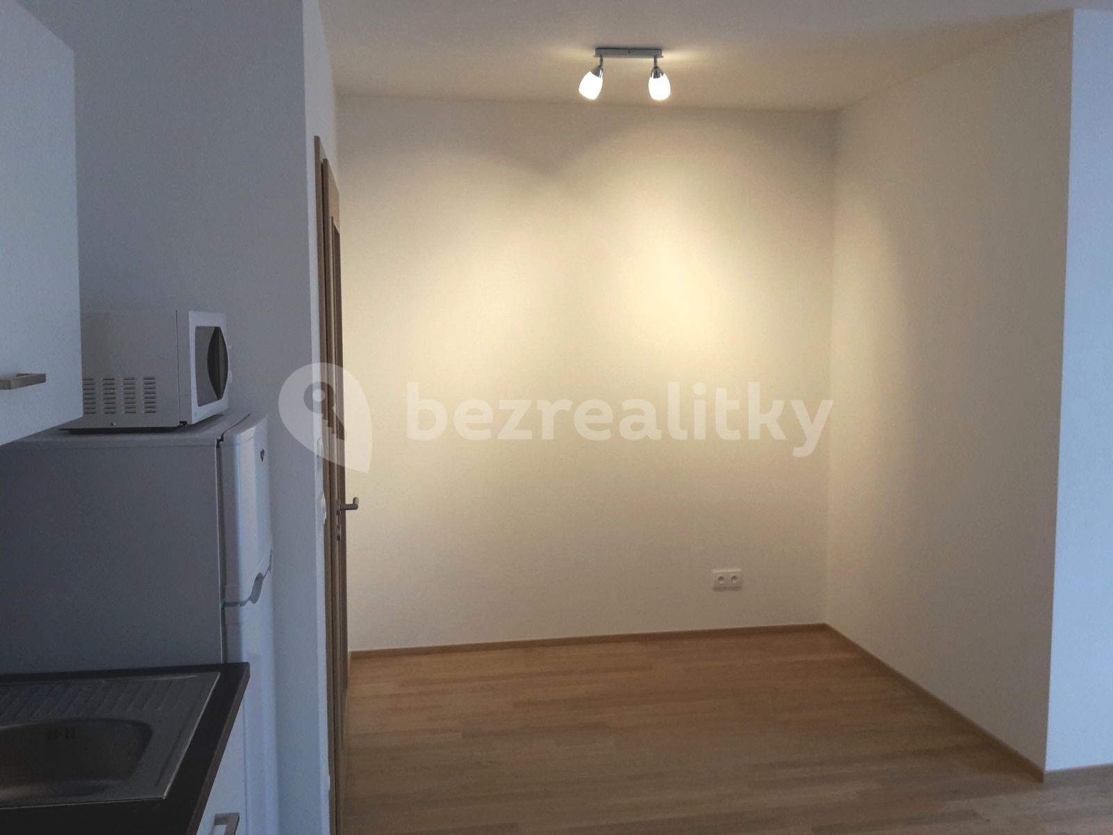 Pronájem byt 1+kk - Čumpelíkova, Praha - Kobylisy, 32 m² - 5