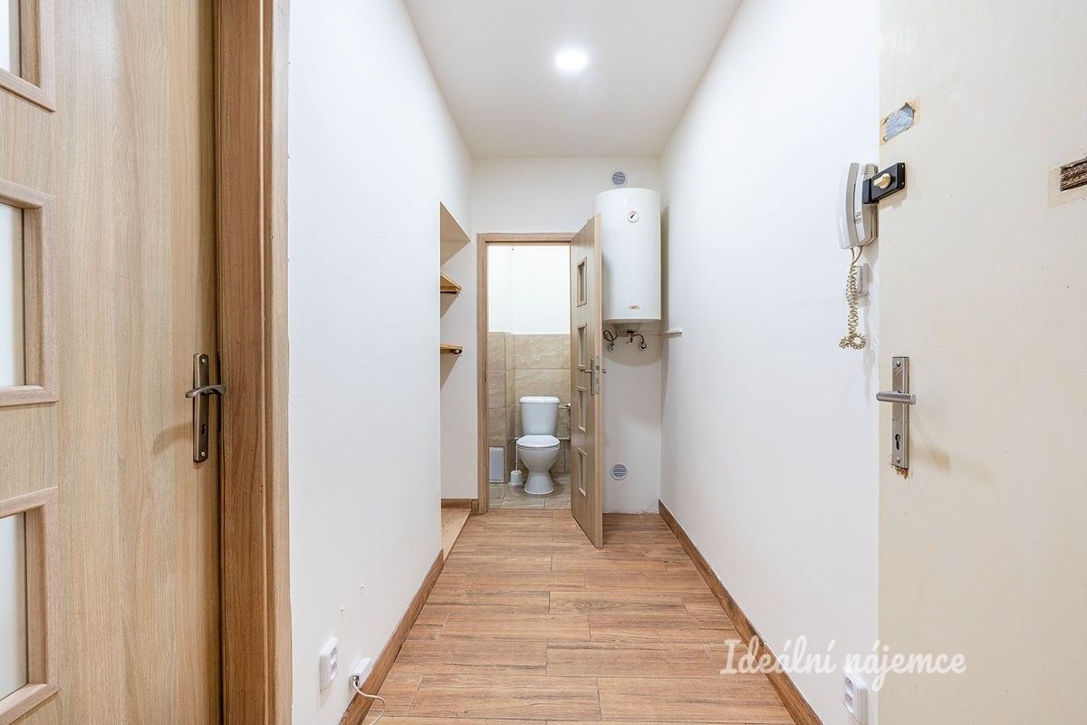 Byt 2+kk · 41 m² · Patočkova, Praha - 3