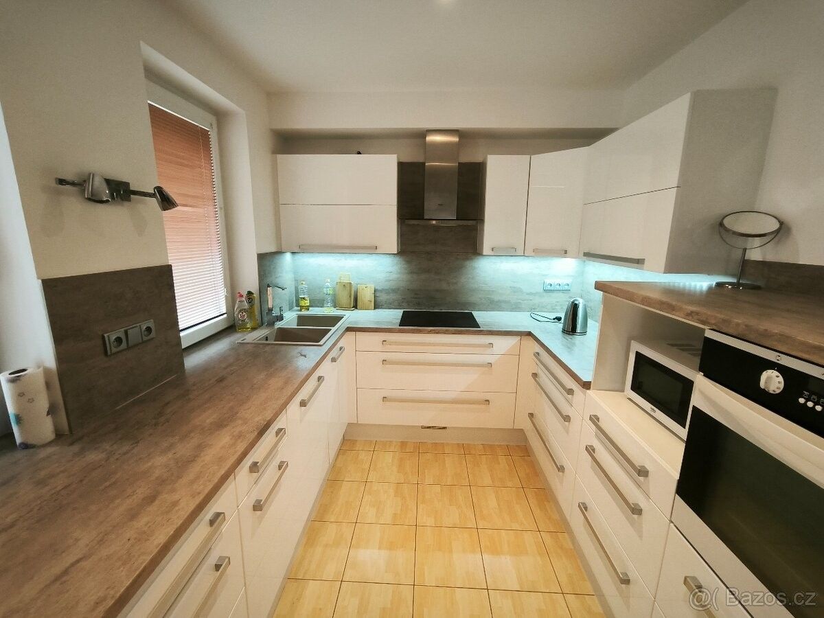 Byty, Břeclav, 690 02