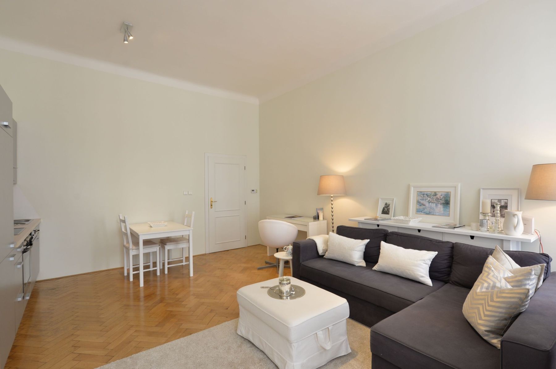 Pronájem byt 2+kk - Varšavská, Praha - Vinohrady, 55 m² - 5