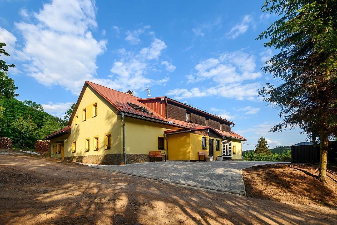 Chaty, Bernartice - Křenov u Žacléře, Královéhradecký kraj - 1