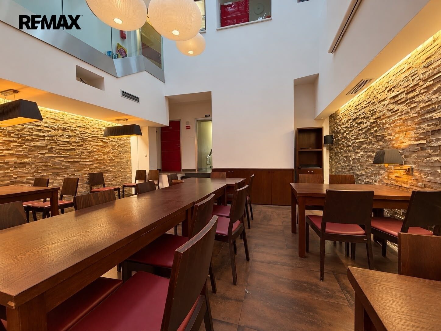 Restaurace · 229 m² · Mírové náměstí 56, Louny - 3