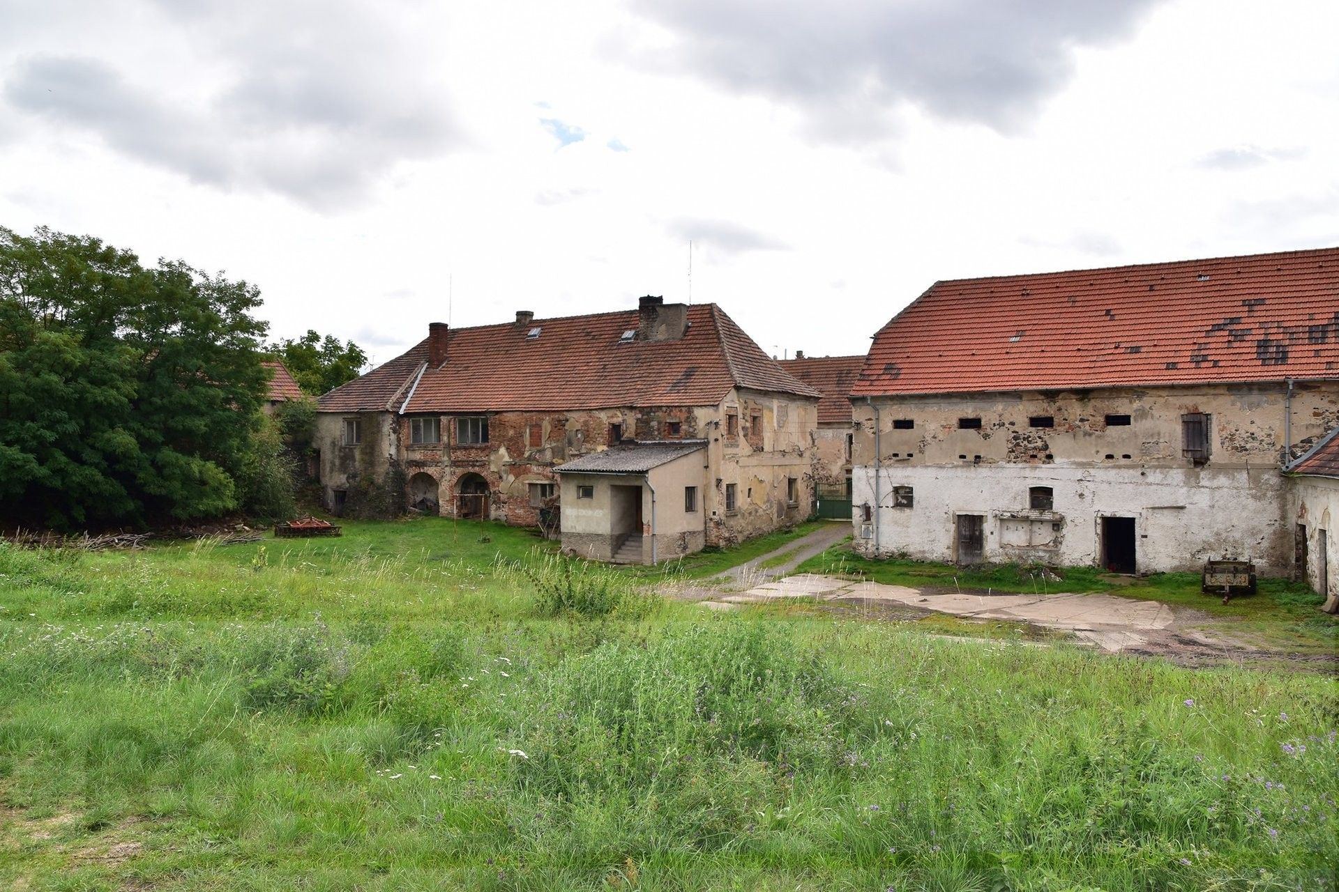 Zemědělské usedlosti, Trněný Újezd, Zákolany, 325 m²