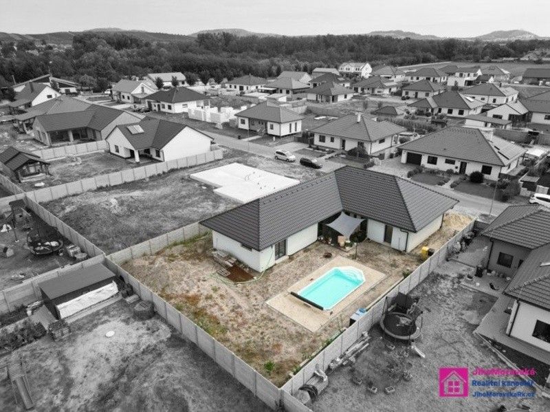 Rodinné domy, Březí u Mikulova, 691 81