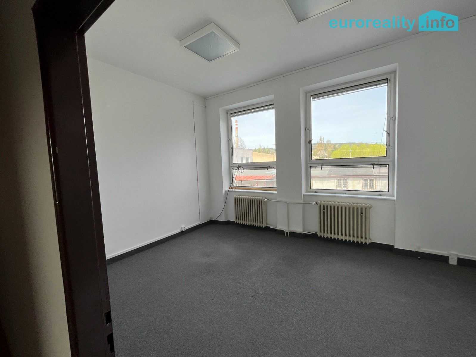 Kanceláře, třída Vítězství, Mariánské Lázně Hamrníky, 64 m² - 2