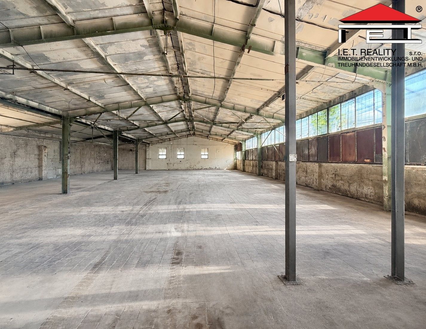 Sklad · 554 m² · Dukelská třída, Brno - 3