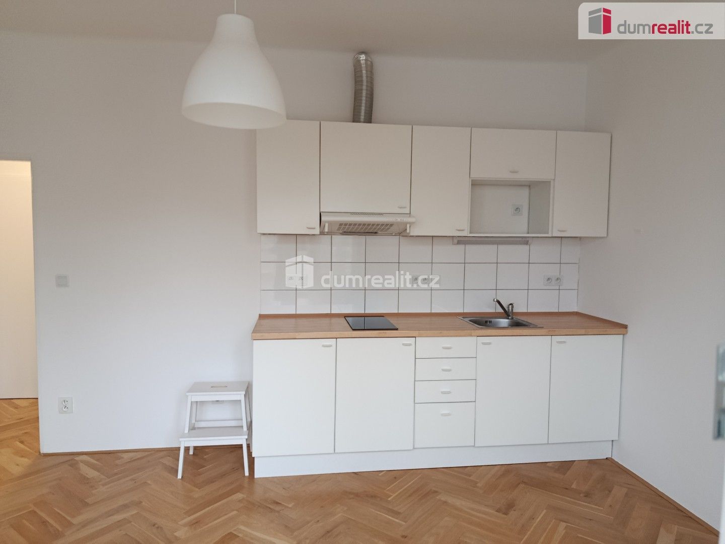 Pronájem byt 1+kk - Ve struhách, Praha, 21 m²
