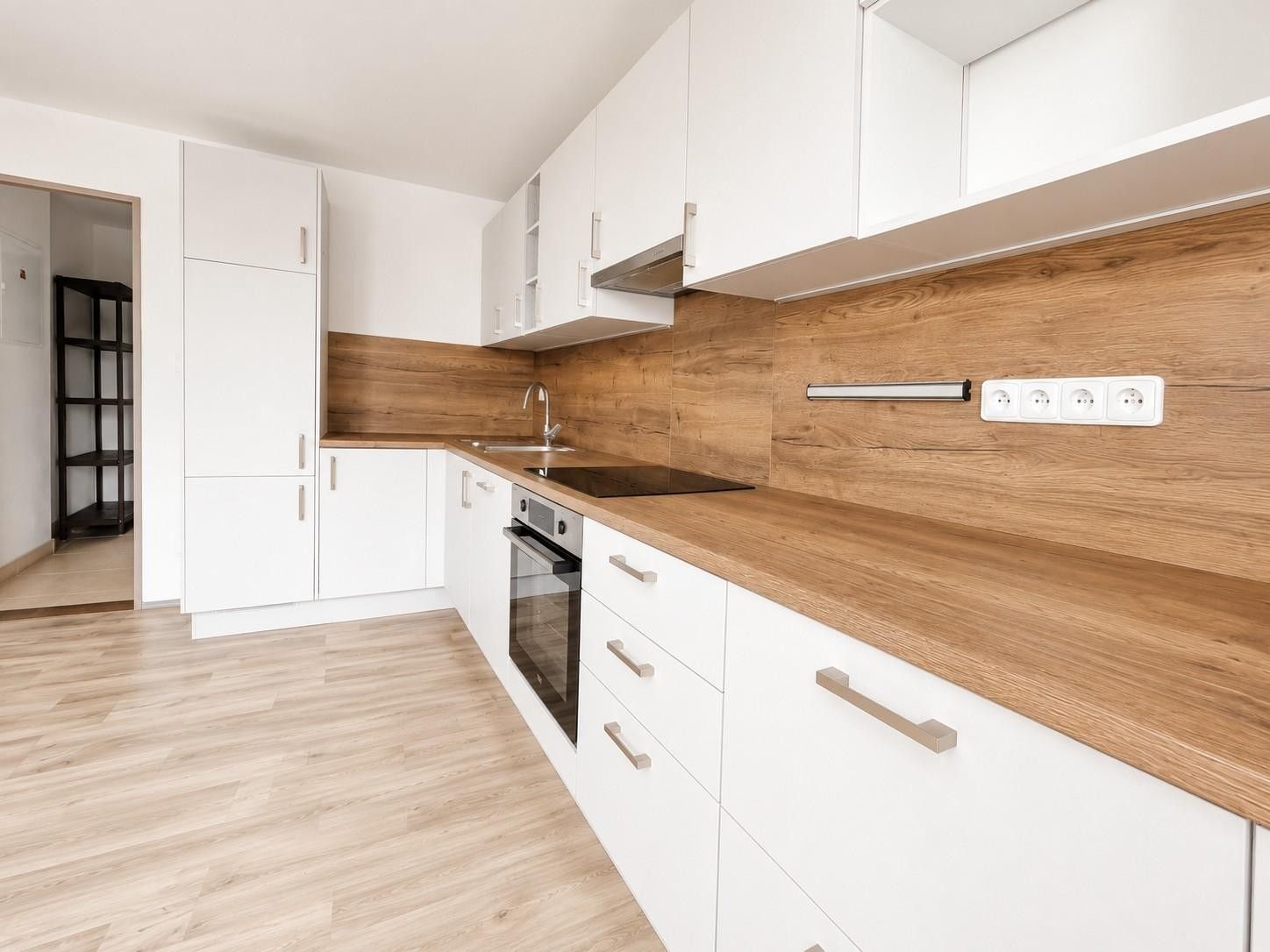 Byty, Tř. 5. května  , Pečky, 130 m² - 1